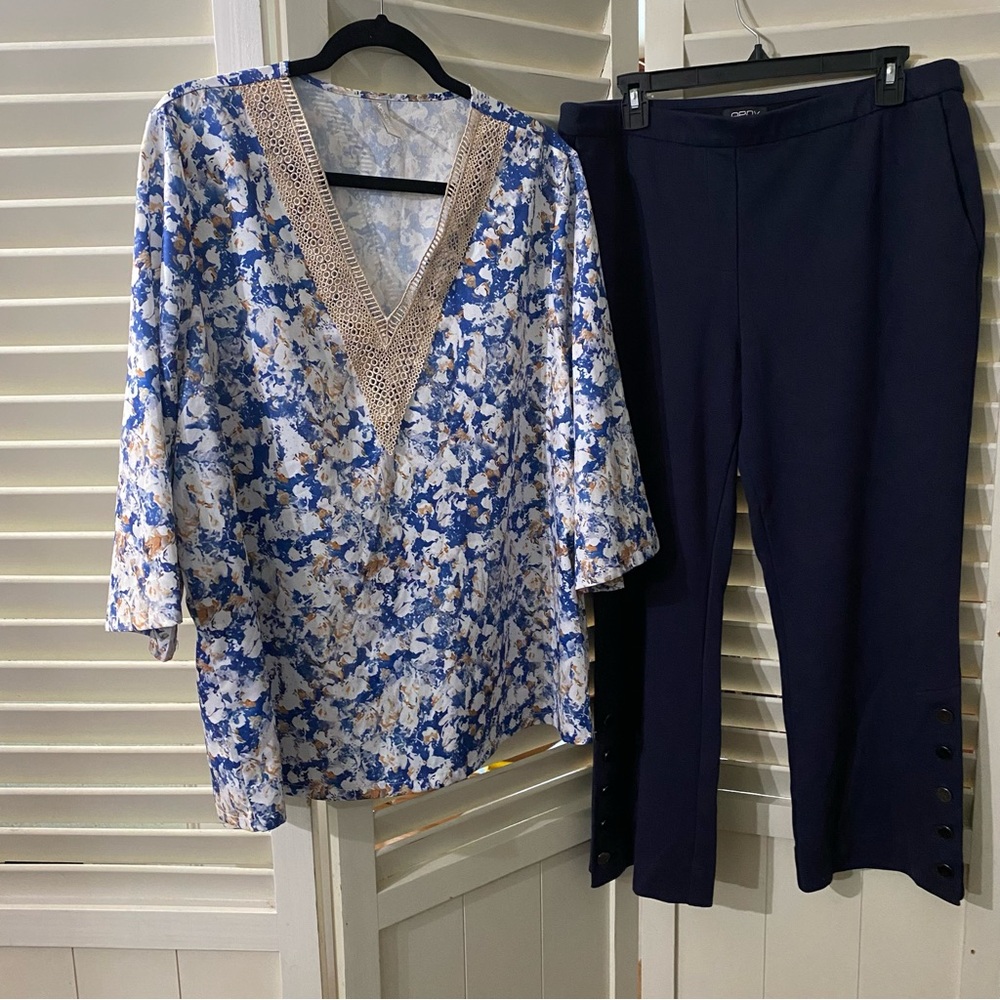 Set: Floral V-Neck Blouse (size 1x) & APNY cropped pants (size 16)